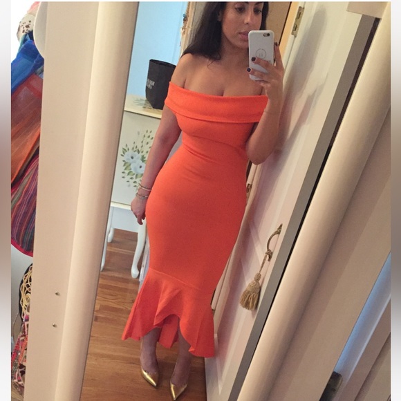 Off the Shoulder Dress - Picture 3 of 7